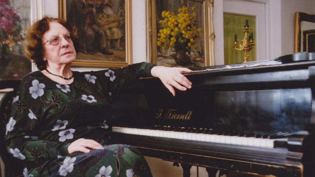 Abielus klaveriga. Intervjuu Erna Saarega