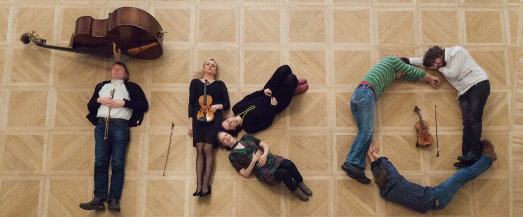 Tallinna Kammerorkestri sündmusterohke kevad. Biberist Kõrvitsani ja õukondliku arengu läbinud regil