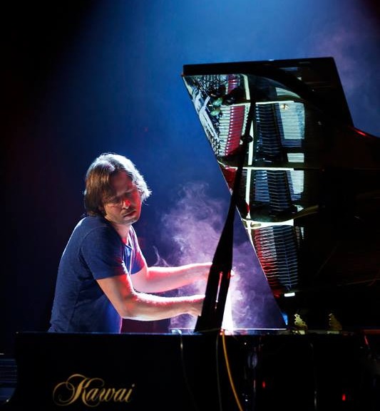 Uudishimulik p&uuml;henduja. Intervjuu Taavi Kerikm&auml;ega