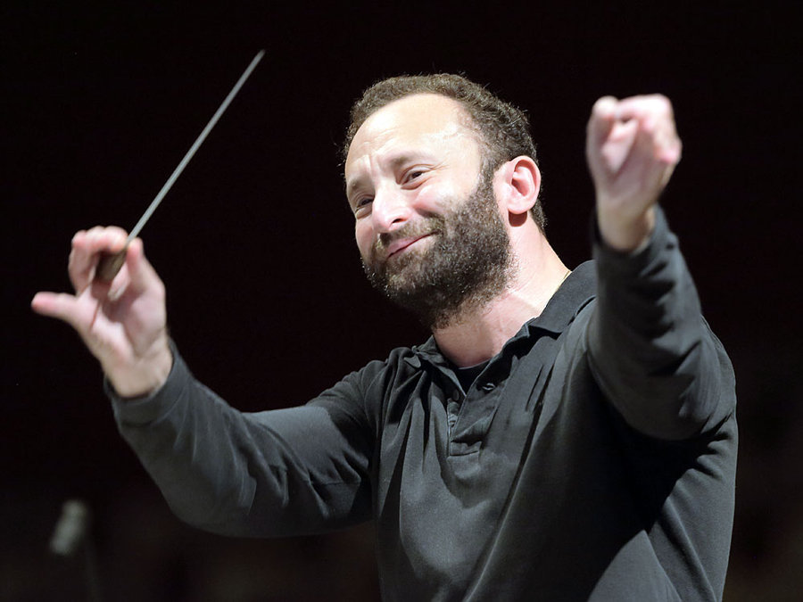 Kirill Petrenko allkirjastas peadirigendilepingu Berliini Filharmoonikutega