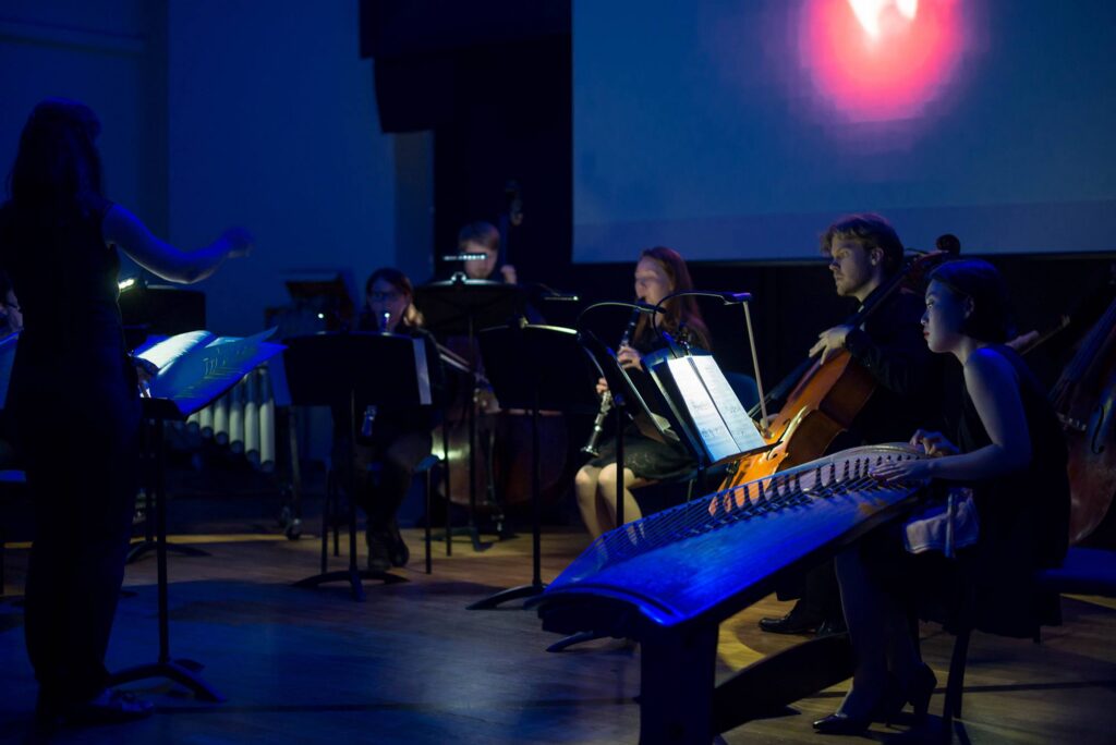 M&otilde;nus v&auml;simus v&auml;rskest helist