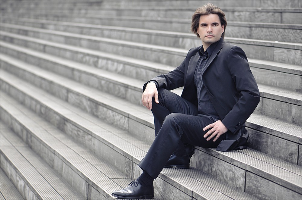 Kuulates oma sisemist häält. Intervjuu pianist Nicolas Horvàthiga