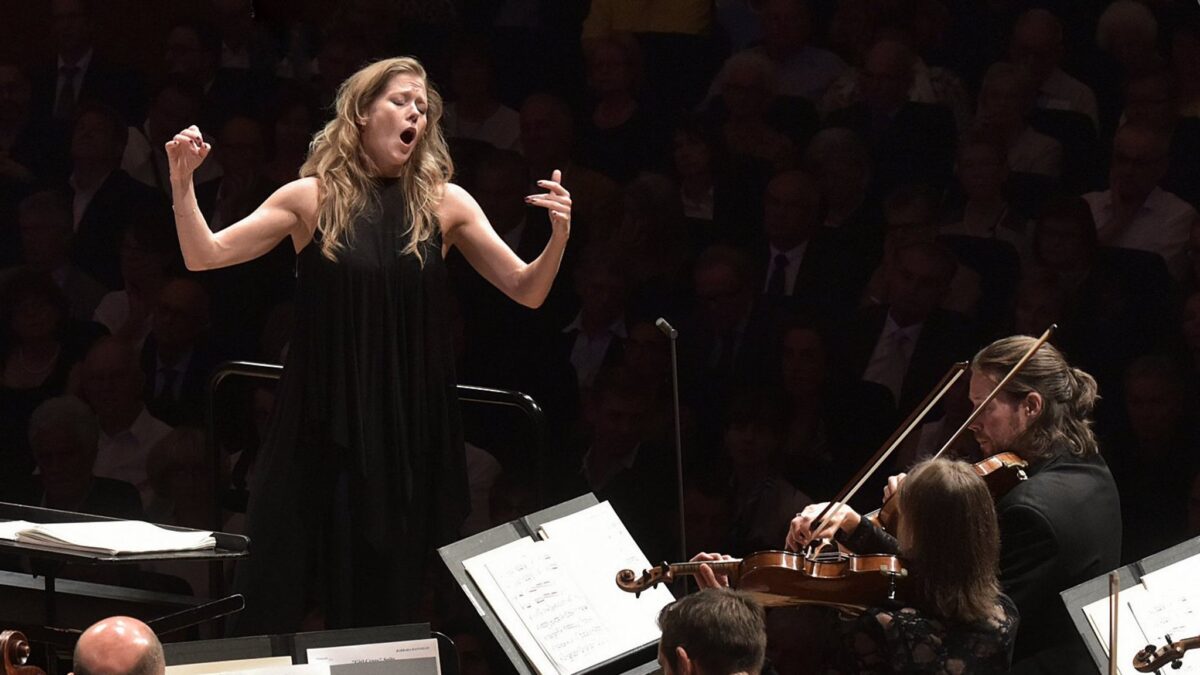 Dünaamiline Barbara Hannigan