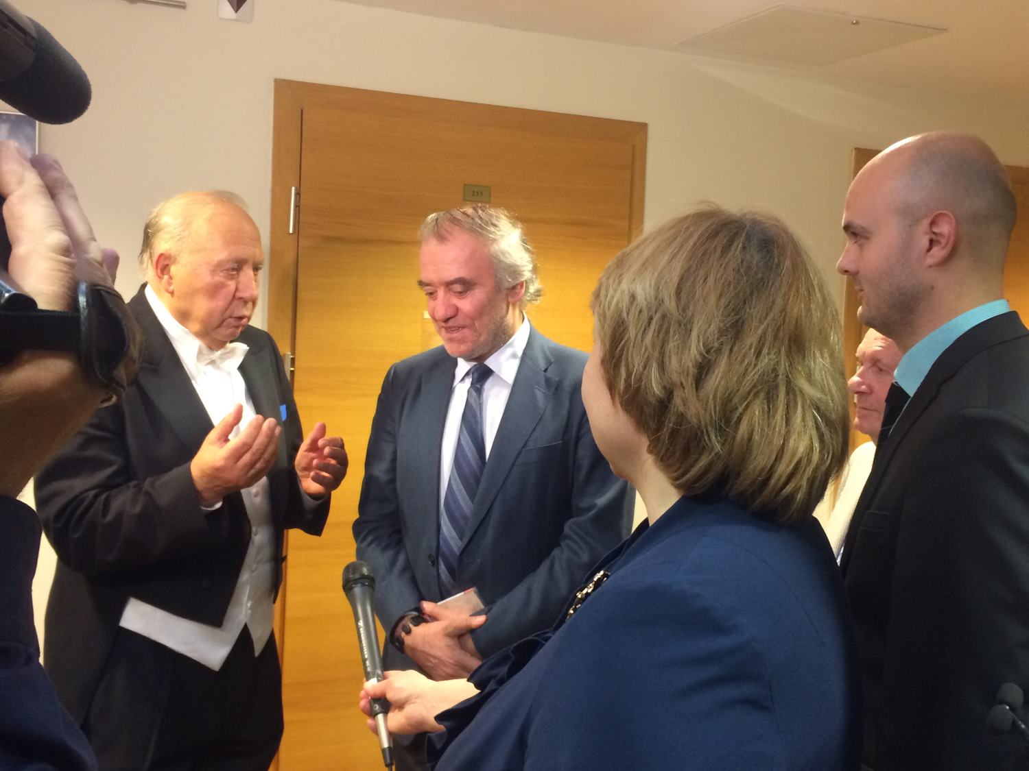 Neeme Järvi vestluses Valeri Gergijeviga. FOTO ERSO