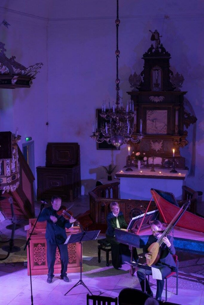 Vanamuusika t&auml;ius