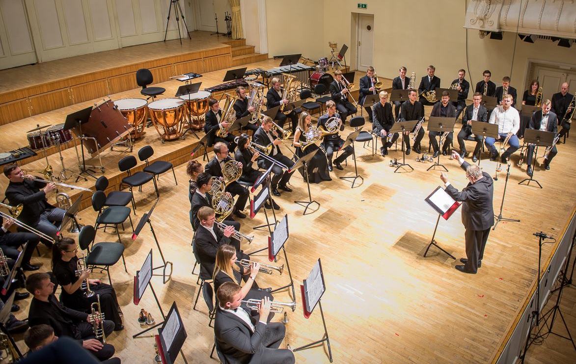 Hetk vaskpillifestivalilt, dirigeerib Aavo Ots. FOTO RENE JAKOBSON