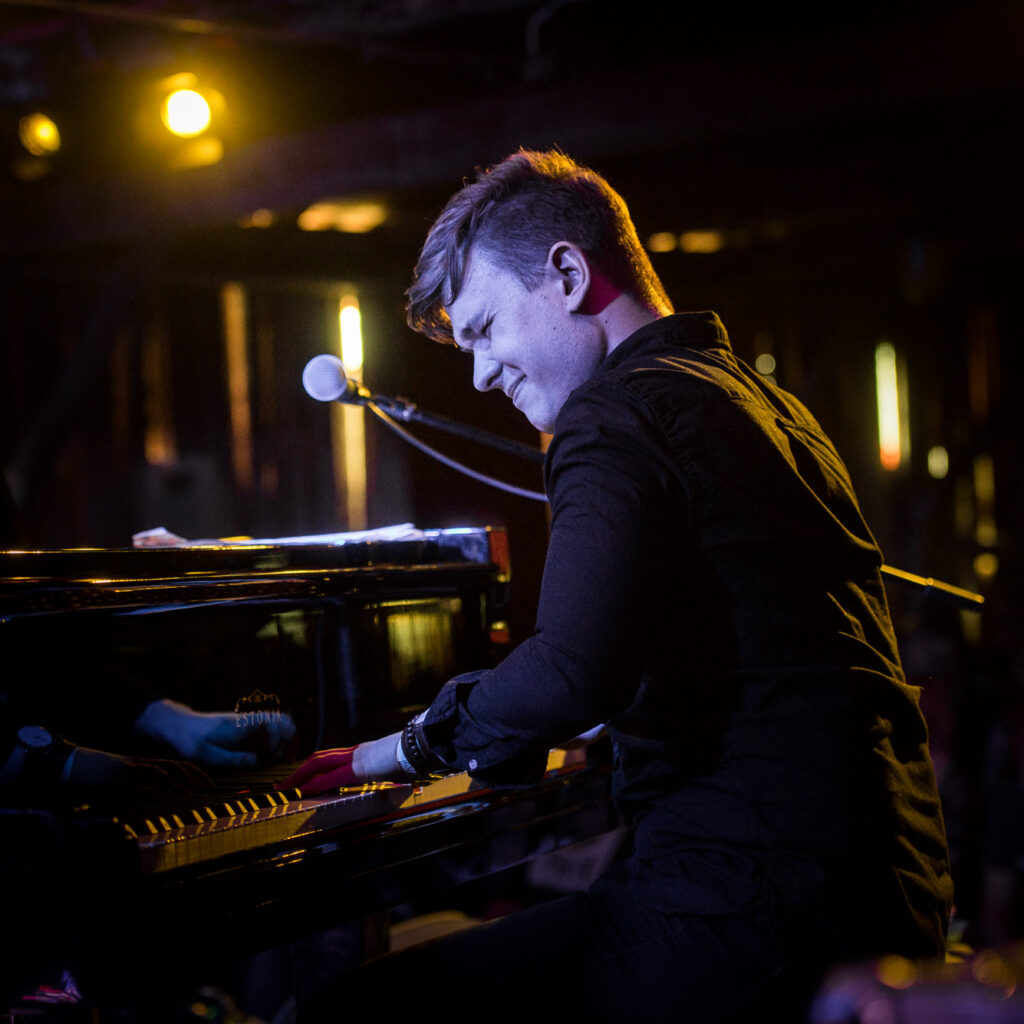 Aastal&otilde;pu klaverijazz