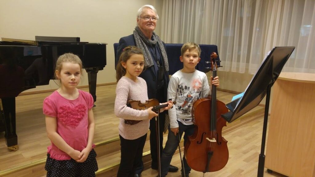 Lasnam&auml;e muusikakooli resideeriv helilooja Alo P&otilde;ldm&auml;e