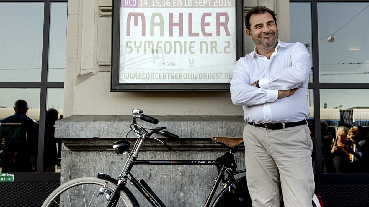 Daniele Gatti lahkub kuninglikust Concertgebouw’st ahistamisskandaali tõttu