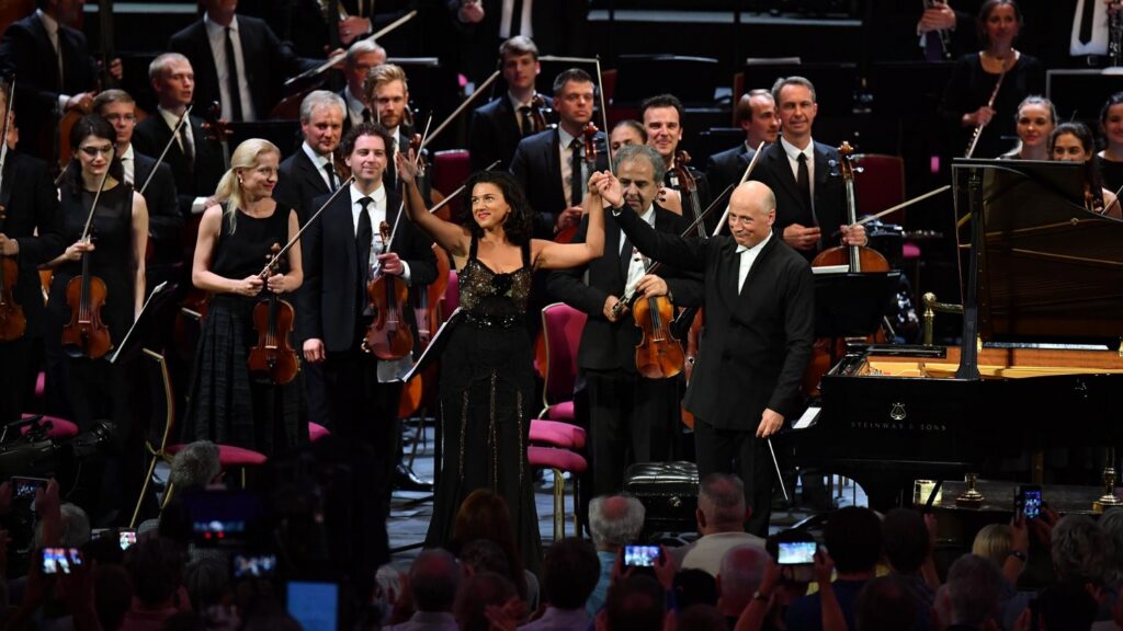 Eesti Festivaliorkester maailma suurlavadel