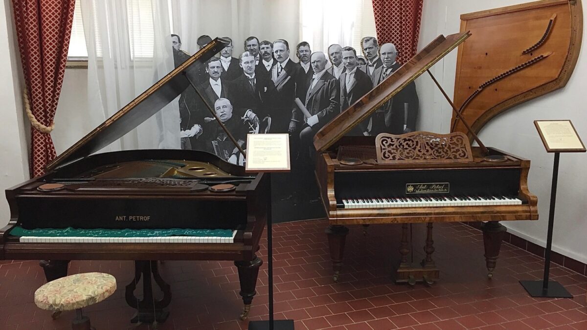 Kolm korda Petrof ehk Kas eelistada t&scaron;ehhimaist?