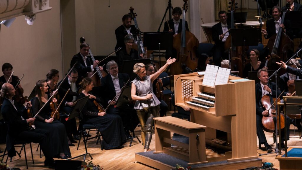 Orel kontserdisaalis: vaikelu viledega?