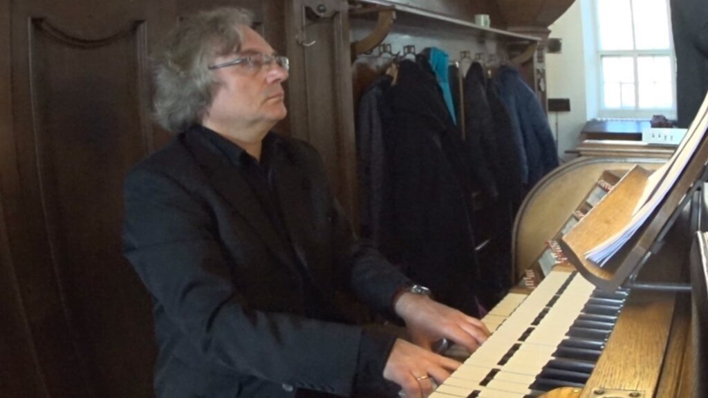 Uus oreli- ja kooris&uuml;mfoonia &ndash; mis ja kellele?