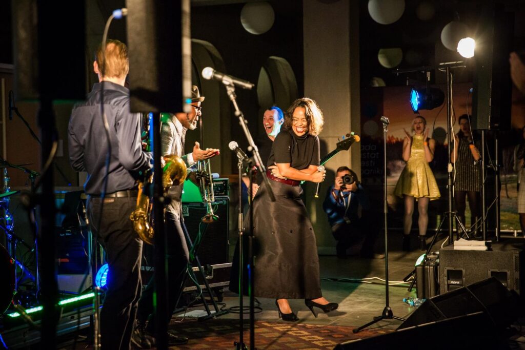 Ideejazziga kaamose vastu