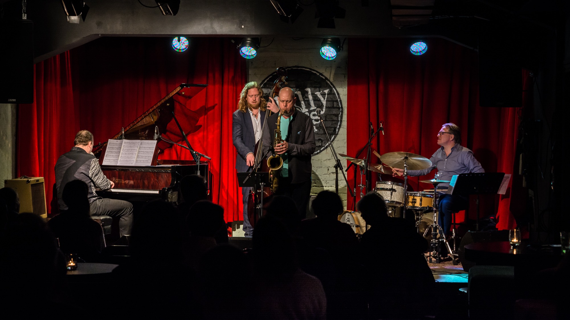 Ameeriklane Walt Weiskopf koos kaaslastega Euroopast klubi Philly Joe’s laval.  FOTO RAUL OLLO