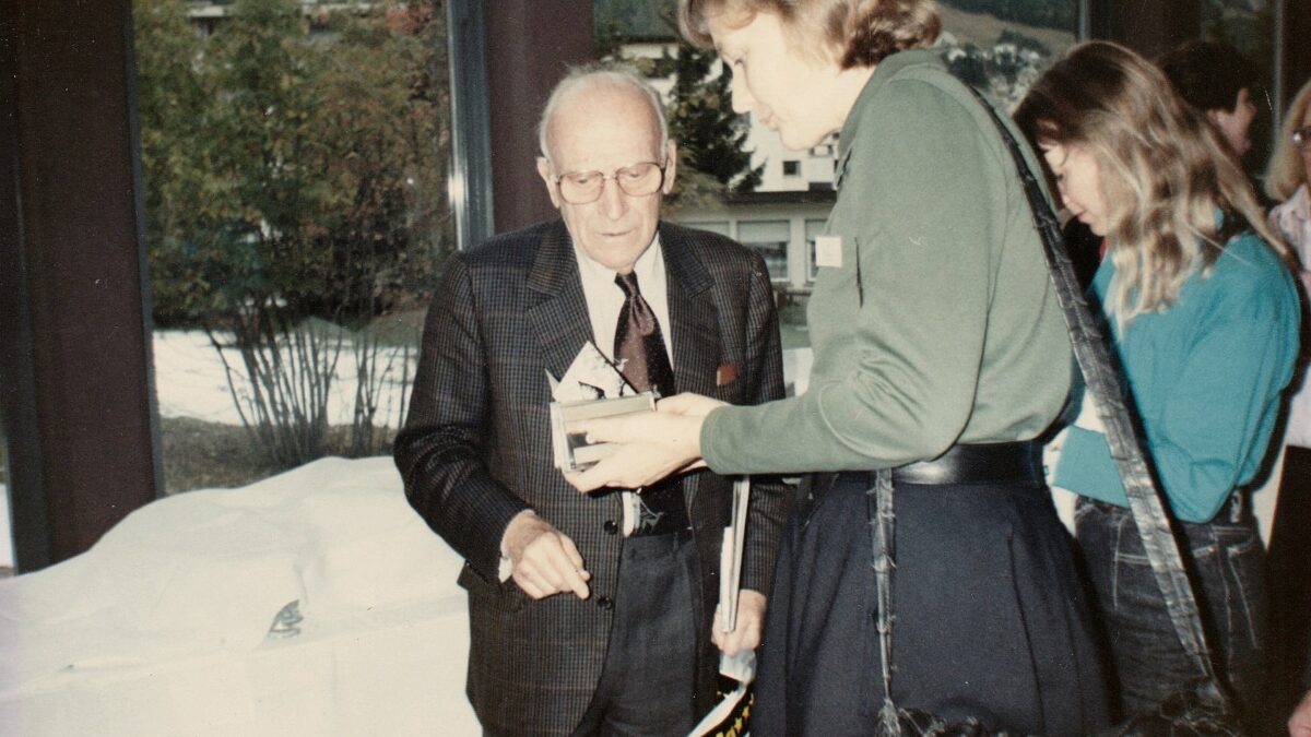 Iga muusikateos otsekui valgustub tema rikkaliku natuuri kiirguses. Meenutades Yehudi Menuhinit