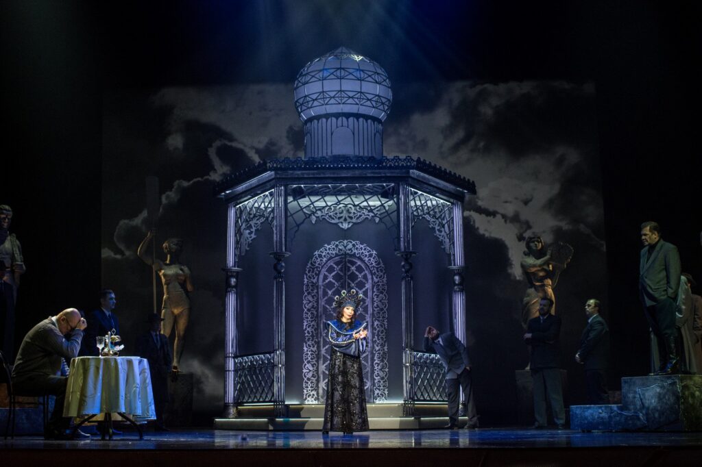 Vastuoludest tulvil slaavi vaatem&auml;ng