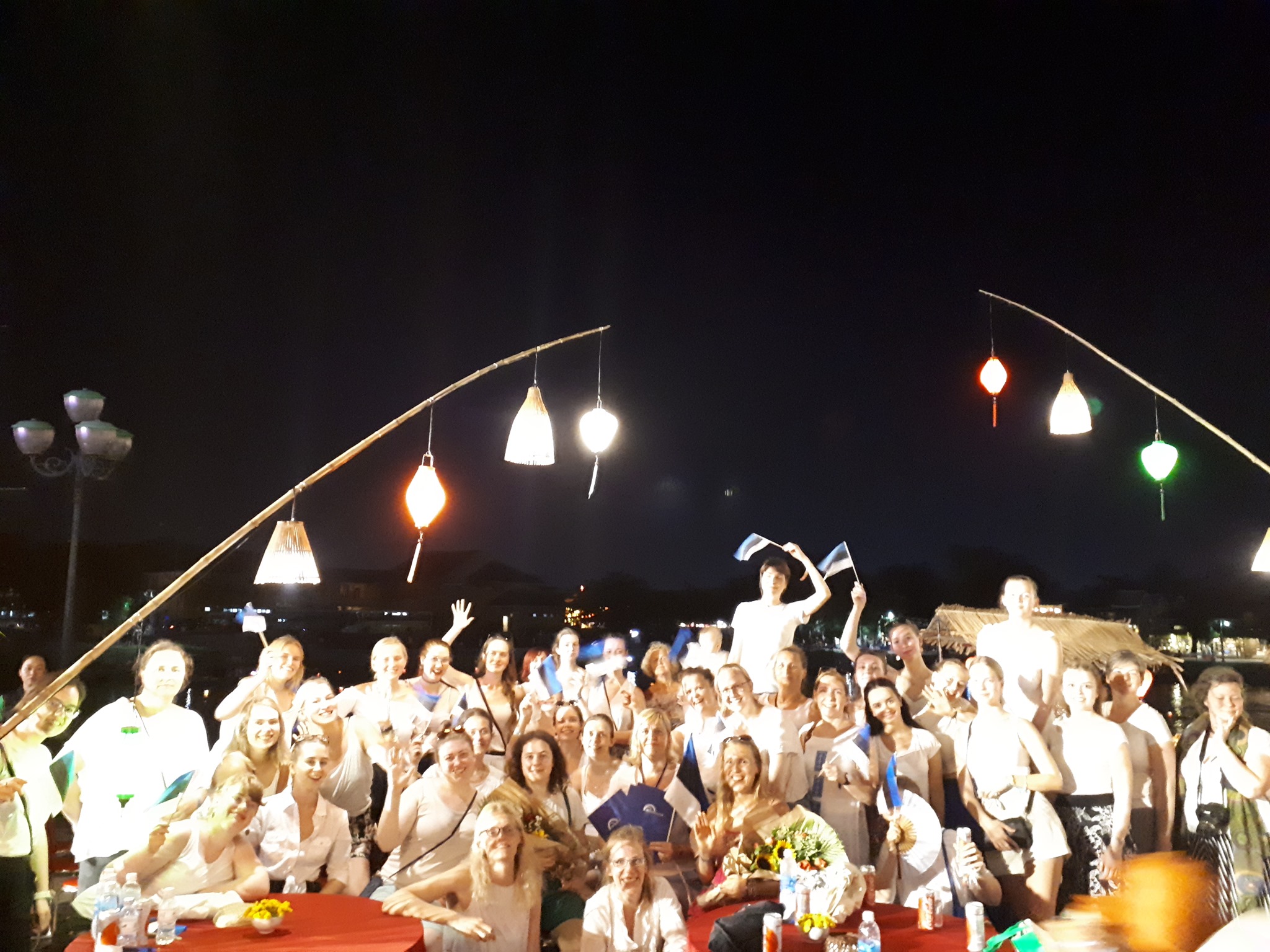 Tartu Ülikooli Akadeemiline Naiskoor Vietnamis. FOTO facebook.com/TartuUlikooliAkadeemilineNaiskoor