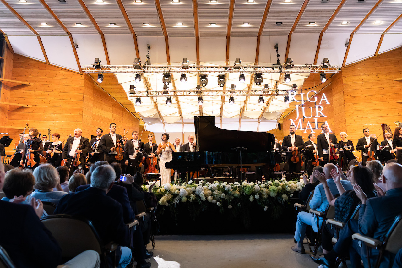Yuja Wang ja Iisraeli filharmoonikud Jūrmalas. FOTO SØREN MEISNER