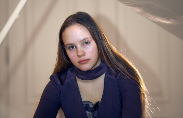 Noor pianist Tähe-Lee Liiv oli edukas konkursil Ameerikas