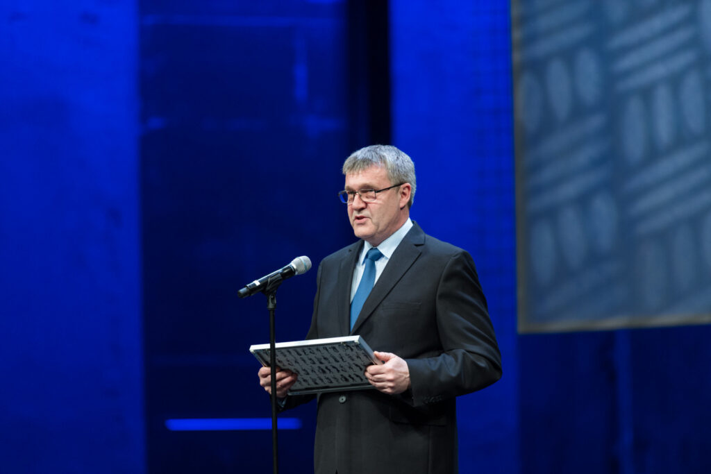 S&uuml;mfooniaorkestrite liidu auliikmed on Tonio Tamra ja J&uuml;ri-Ruut Kangur