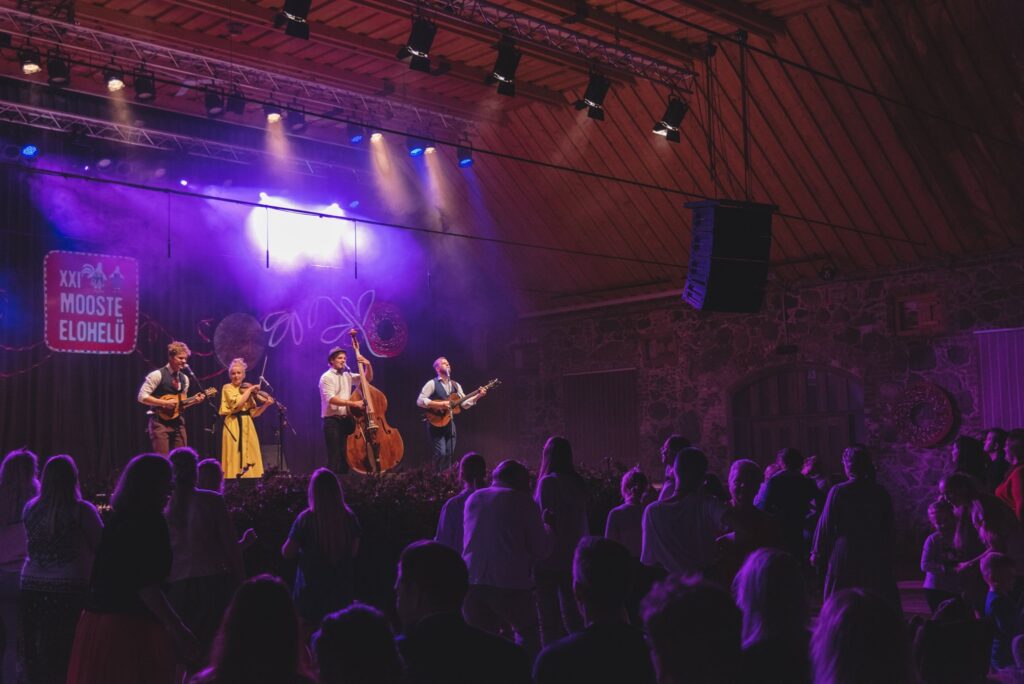 &ldquo;Mooste elohel&uuml;&rdquo; &ndash; k&otilde;ik koos ja &uuml;ksteise v&otilde;idu