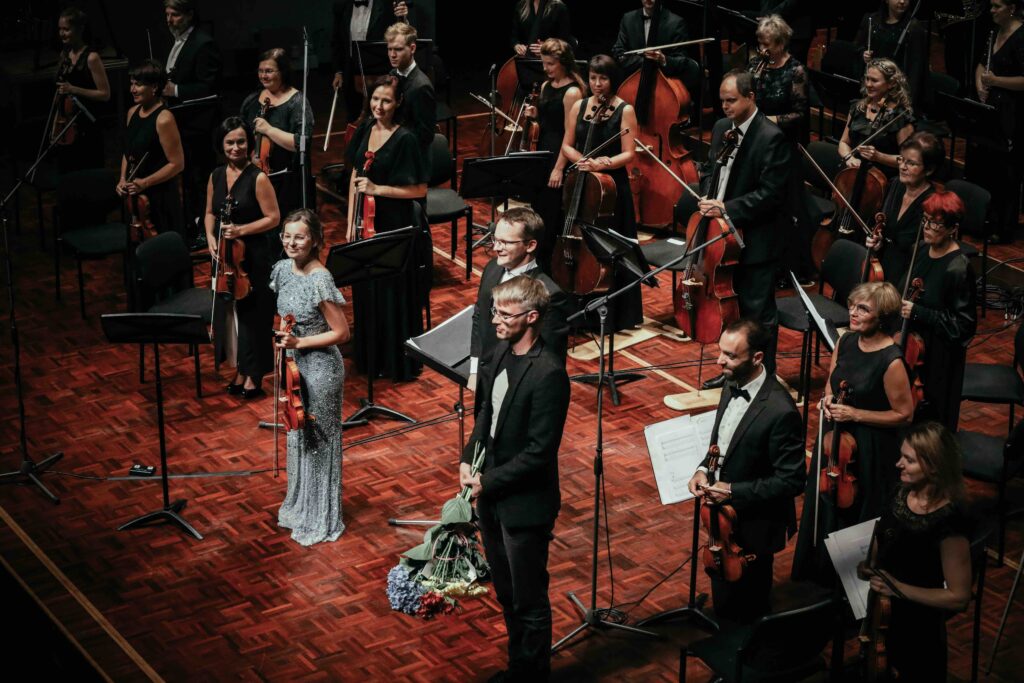 Nagu r&auml;tsepat&ouml;&ouml;. Rasmus Puuri viiulikontserdi esiettekande ootel