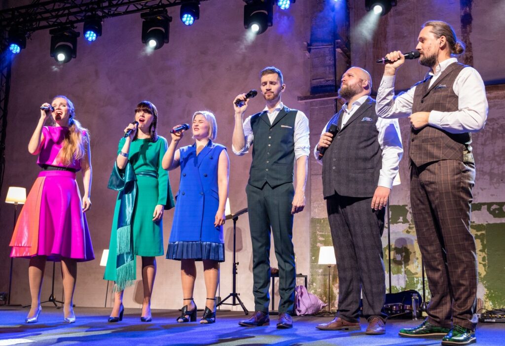 Palju &otilde;nne, Estonian Voices!