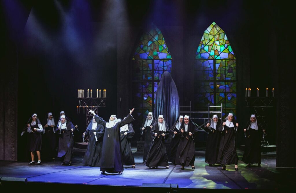 Vanemuises on hoos nunnad