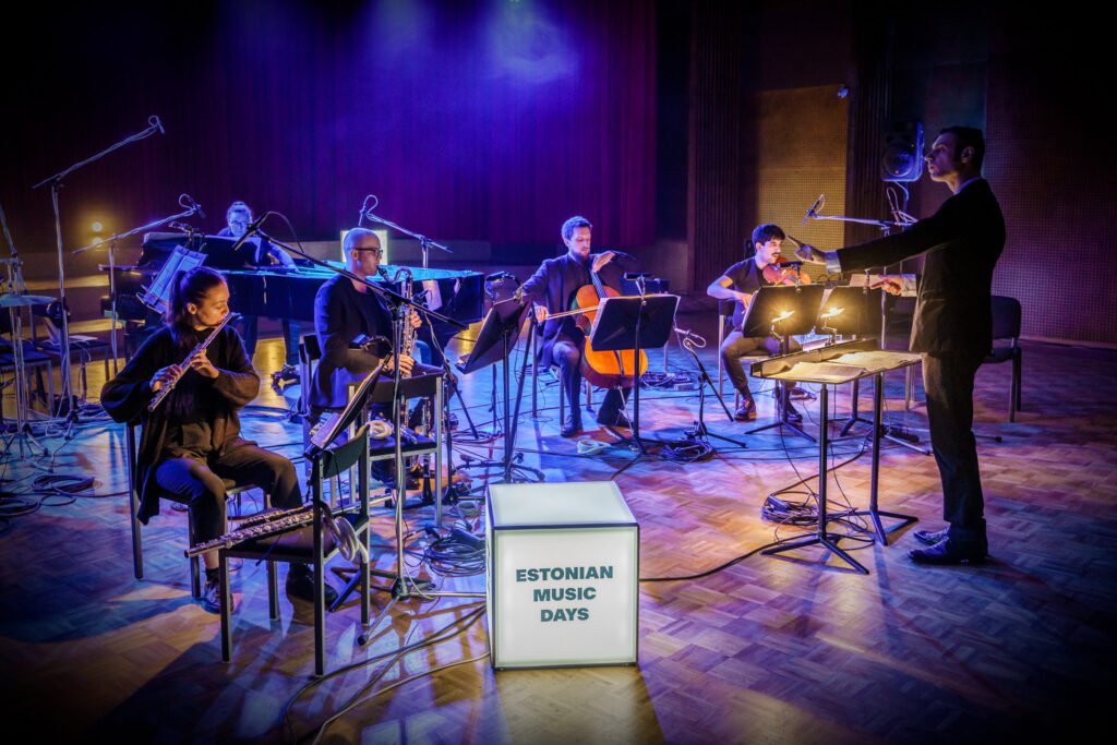 B&auml;ndi mentaliteediga Tallinna Uue Muusika Ansambel