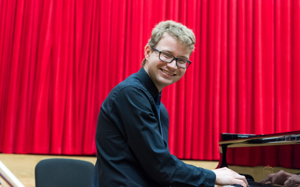 S&uuml;nergia korra ja kaose vahel