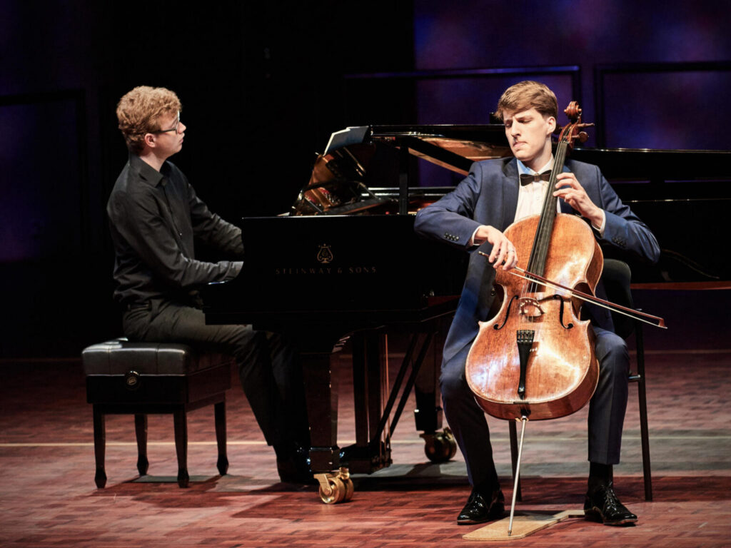 Tugev &uuml;hine hingamine ja ebaharilikud teosed