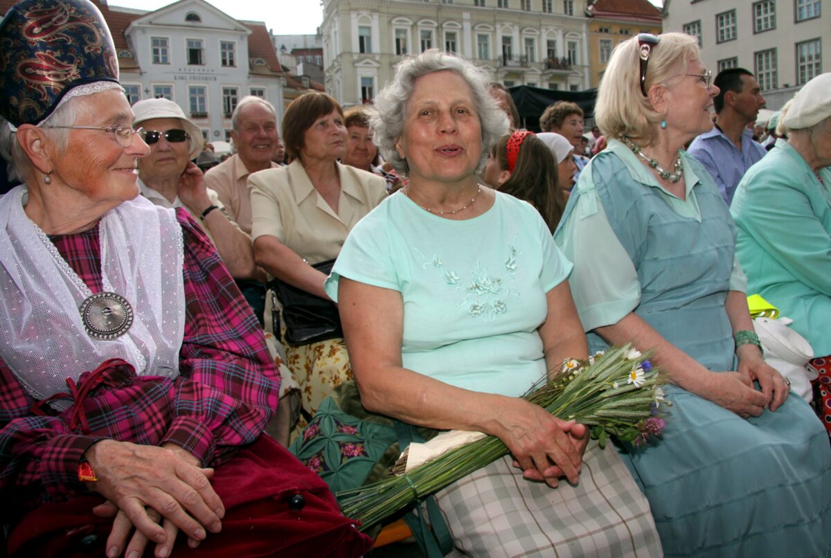 70 aastat eesti kromaatilist kannelt. Intervjuu Els Roodega