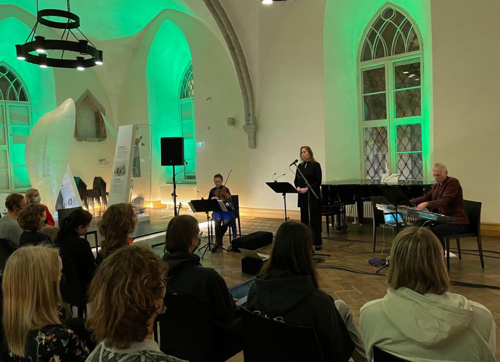 Heliplasmaga k&otilde;rvu teritamas