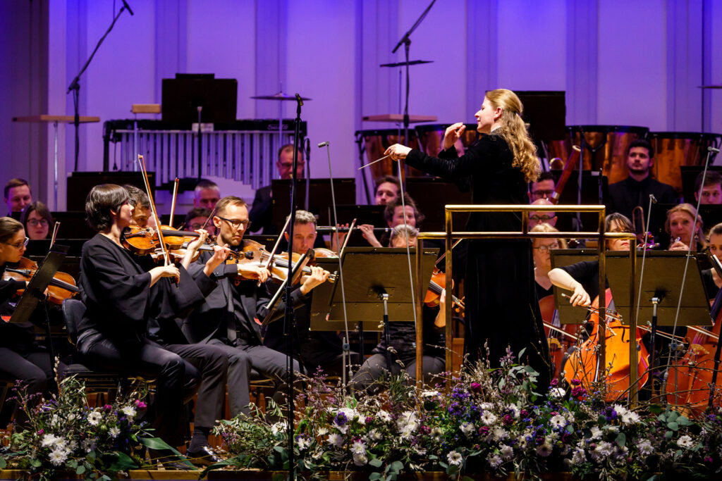 Maailma minnakse V&auml;hi t&auml;htkujust, T&uuml;ri linnast
