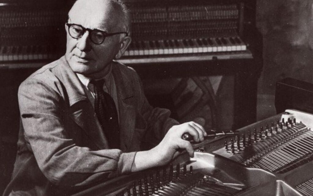 Seitsme klaverimudeli autor, kes alustas kolm korda nullist. Ernst Hiis 150