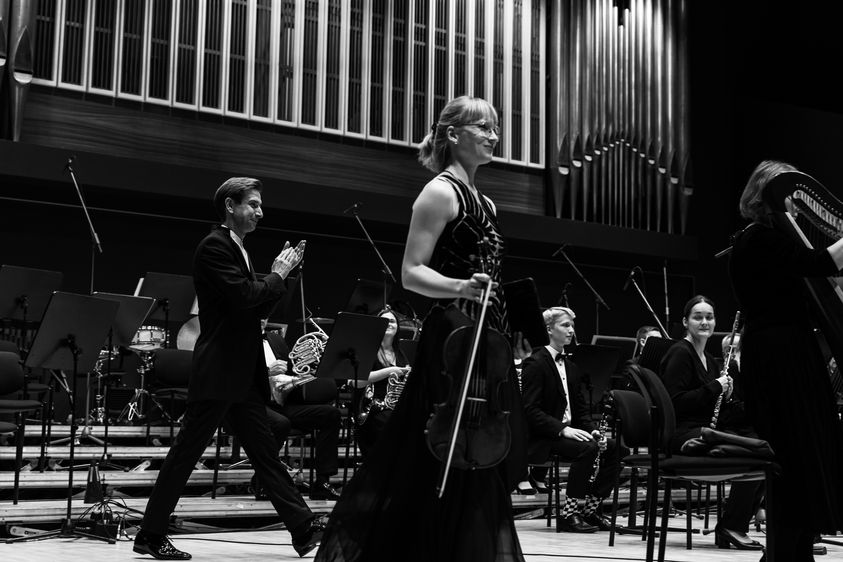 Kauge aja kõnelus, nüüdisaja kõlamäng