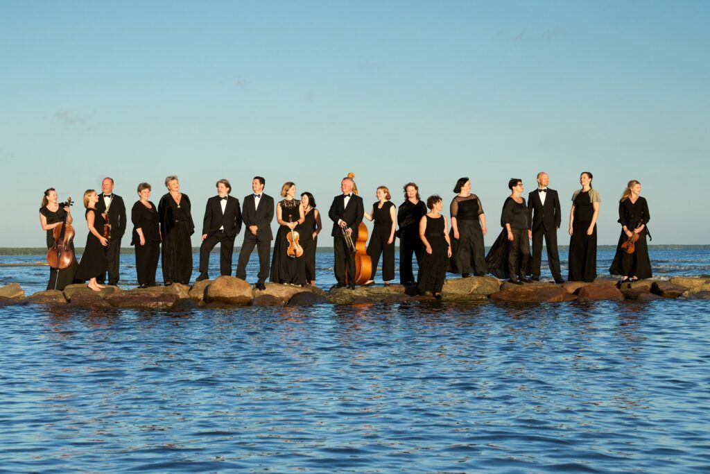 P&auml;rnu Linnaorkester &ndash; 30 aastat kirkaid v&auml;rve