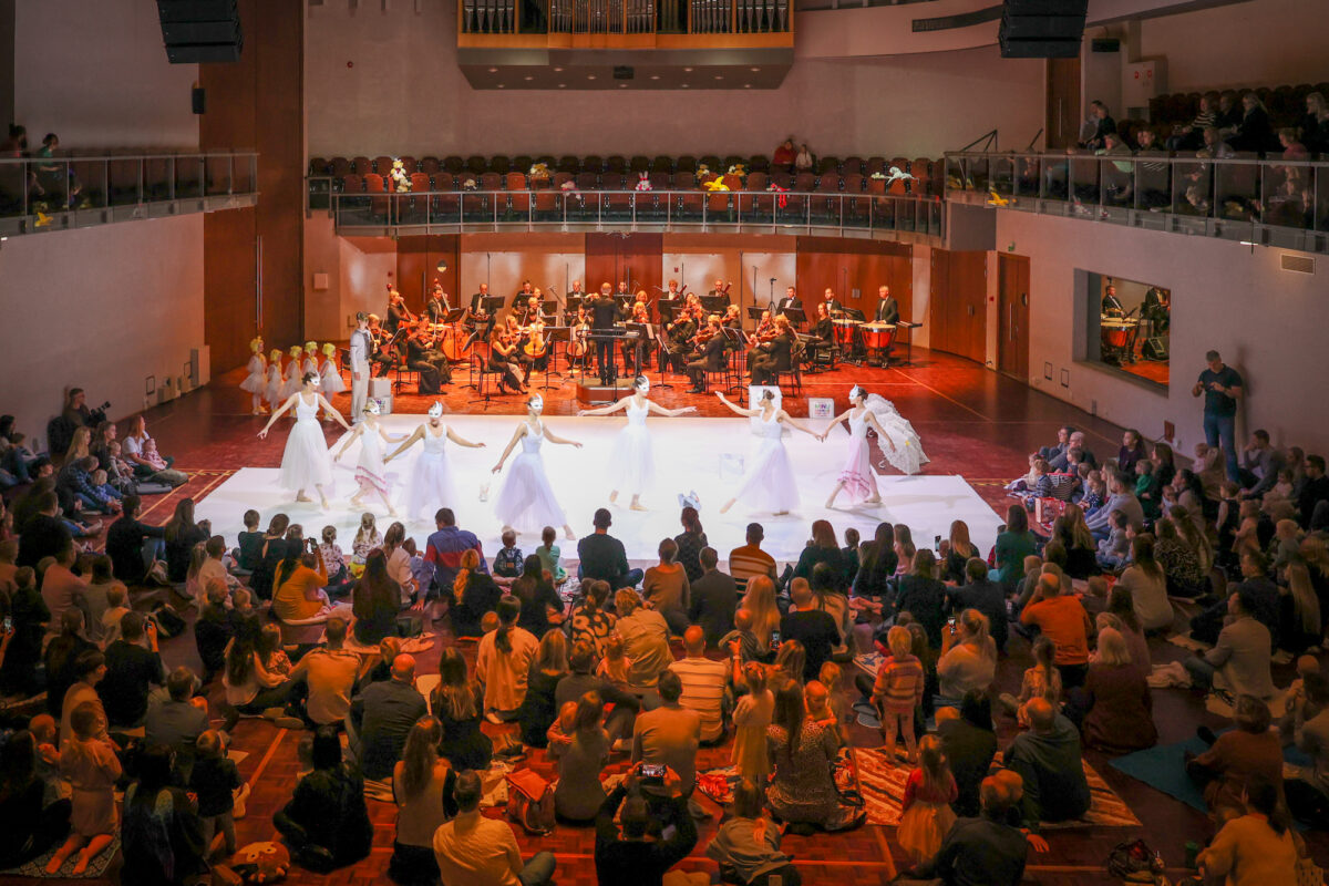 Peadirigent alustas algusest