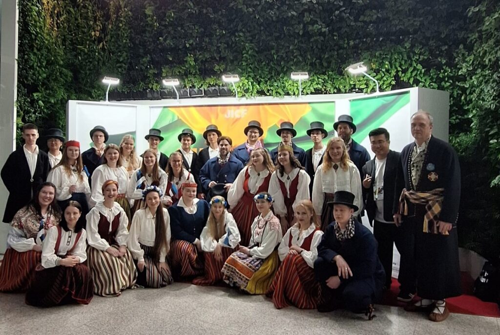 L&otilde;una-Korea helides