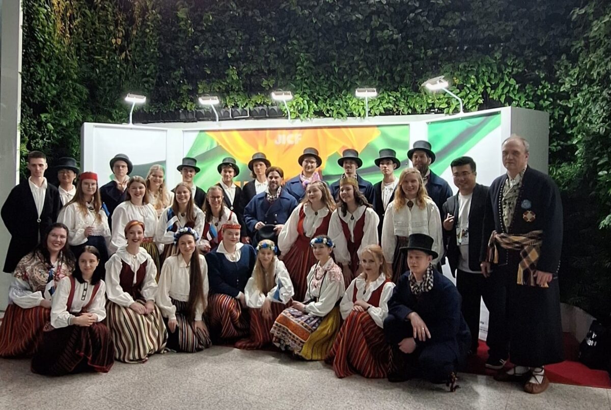 L&otilde;una-Korea helides