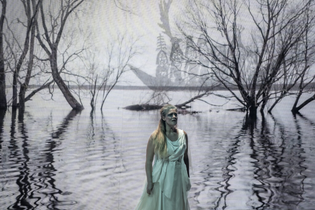 Multimeediaetendus Emaj&otilde;est ja selle s&uuml;nnist