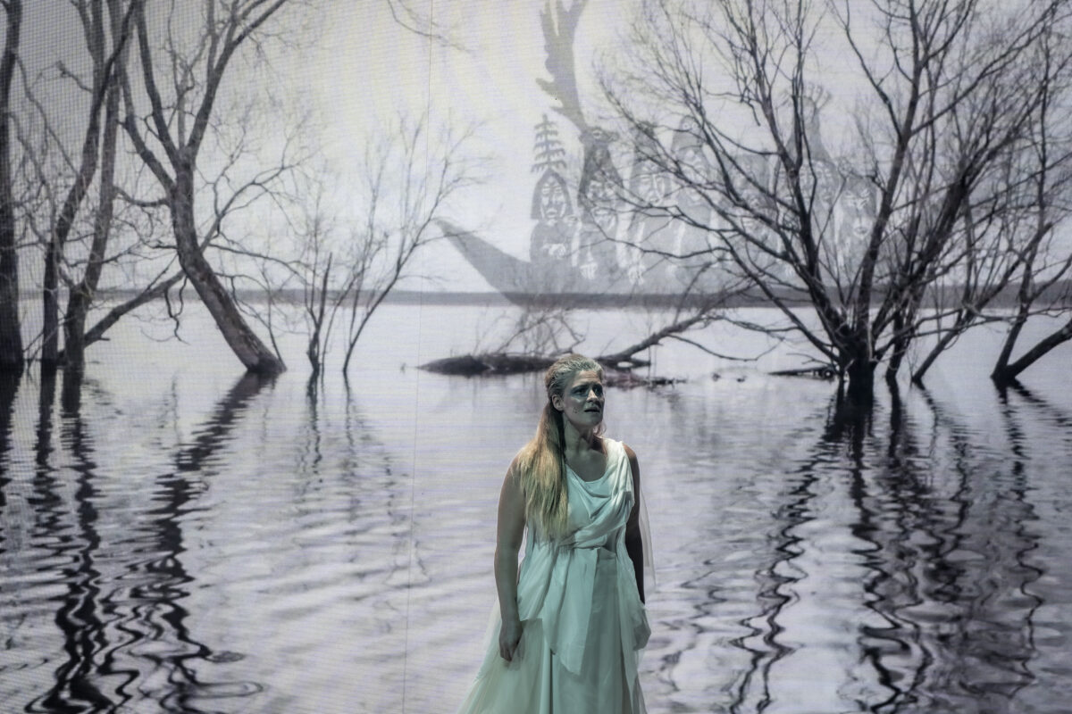 Multimeediaetendus Emaj&otilde;est ja selle s&uuml;nnist