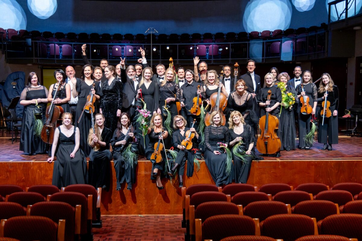 P&auml;rnu Linnaorkestri &ldquo;P&auml;rlvalge&rdquo; s&auml;ra