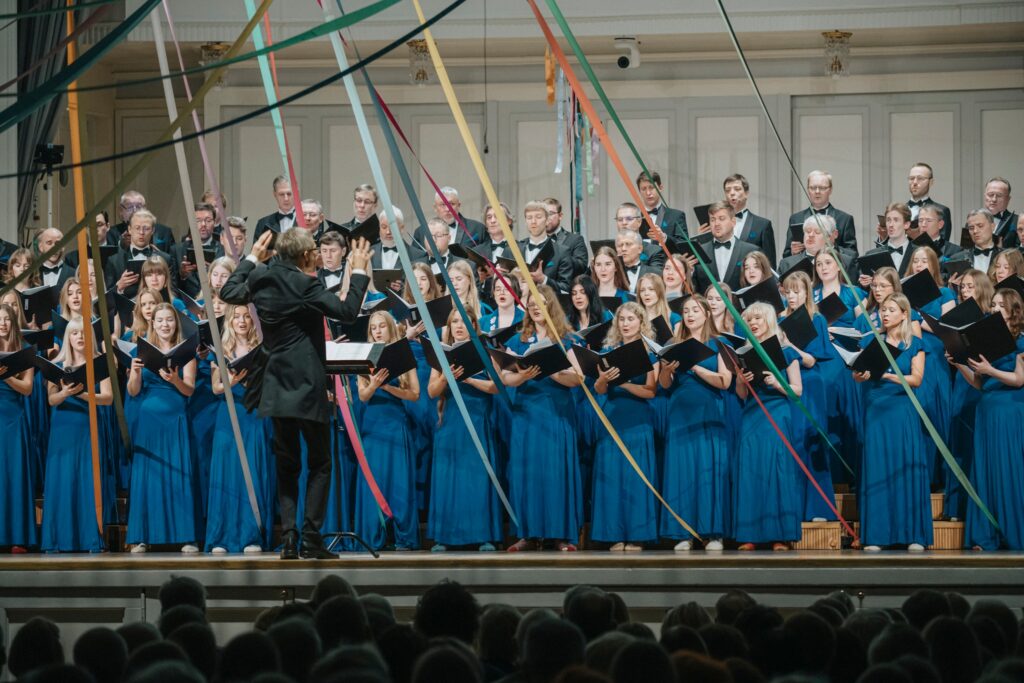 T&otilde;etruult ette manatud regilaulumaailm