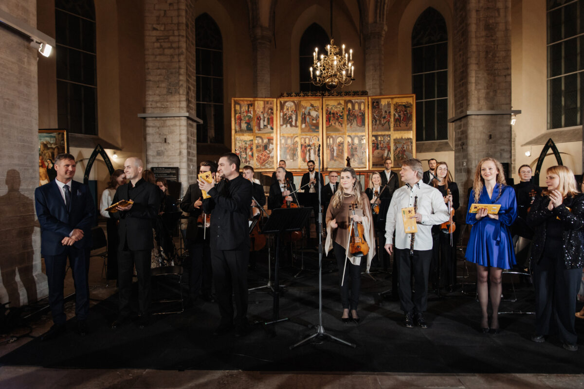 K&uuml;pse meistri v&auml;rvik&uuml;llane k&otilde;lapanoraam