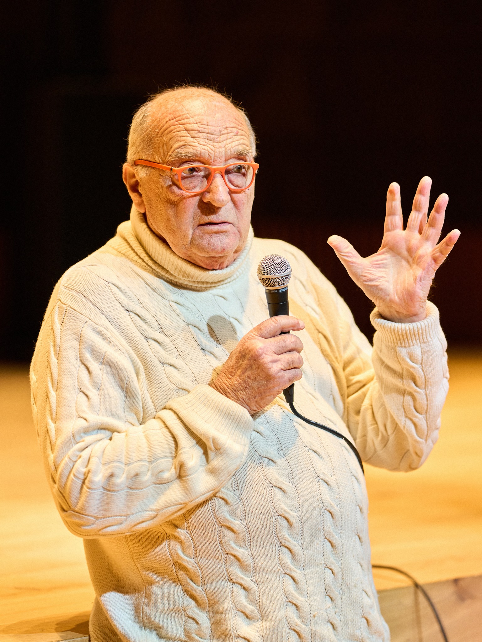 Bruno Monsaingeon Arvo Pärdi keskuses enne filmi “Klaus Mäkelä. Leegi suunas“ linastust. FOTO KAUPO KIKKAS