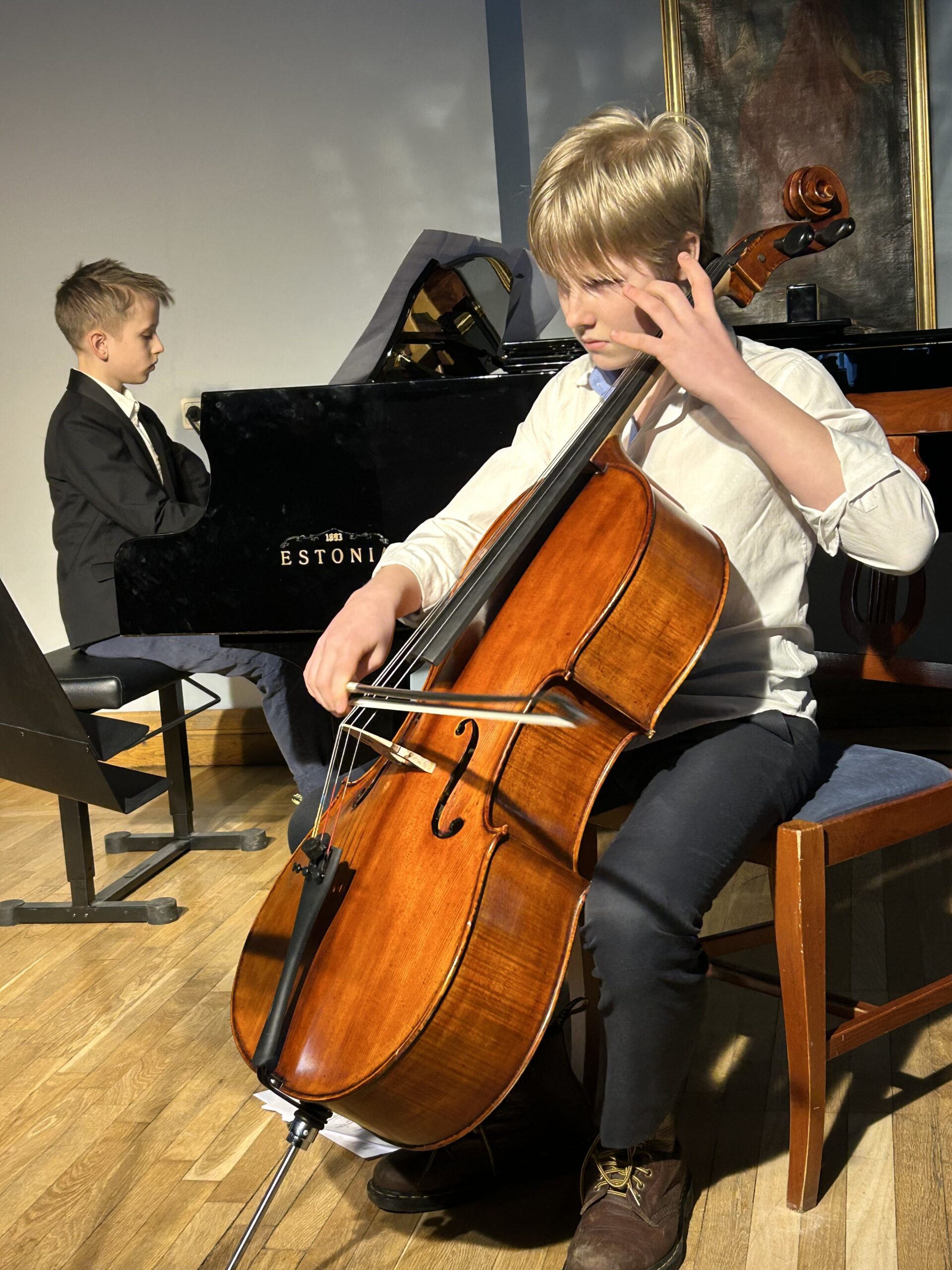 Esinevad Mingo Maru Onni (tšello) ja Johann Praks (klaver).