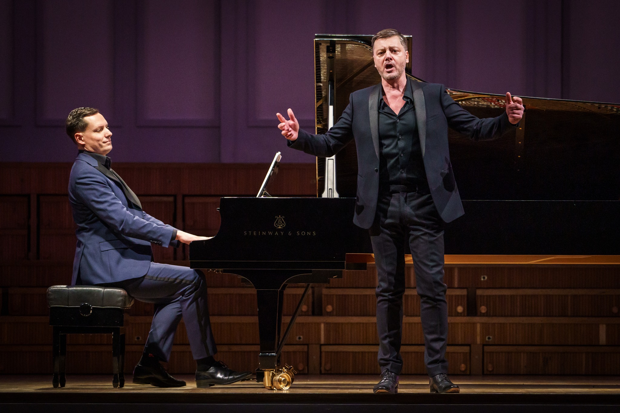 Lauri Vasar ja Elias Corrinth Estonia laval. FOTO KALEV LILLEORG