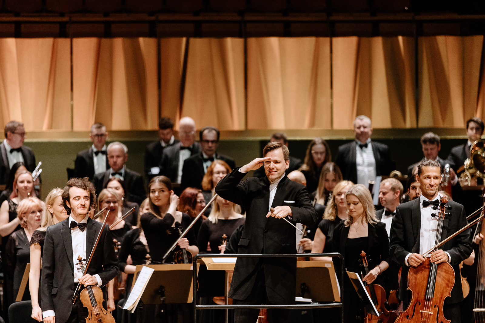 Vanemuise sümfooniaorkester ja dirigent Risto Joost kontserdil Lätis, Cesises.